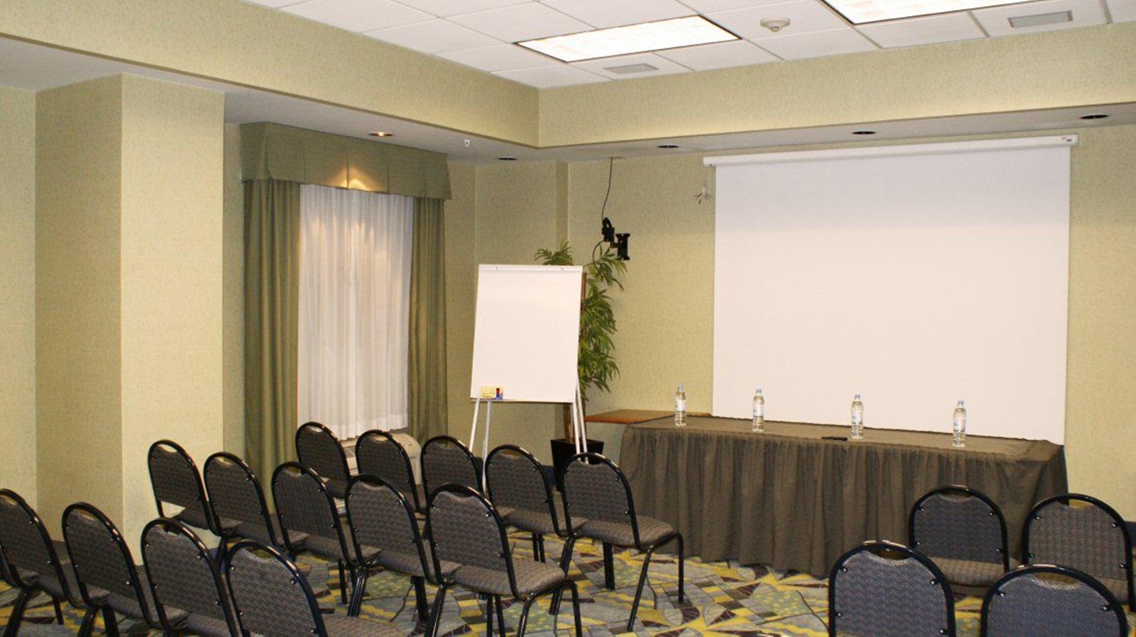 Holiday Inn Express & Suites Toluca Zona Aeropuerto By Ihg Business photo